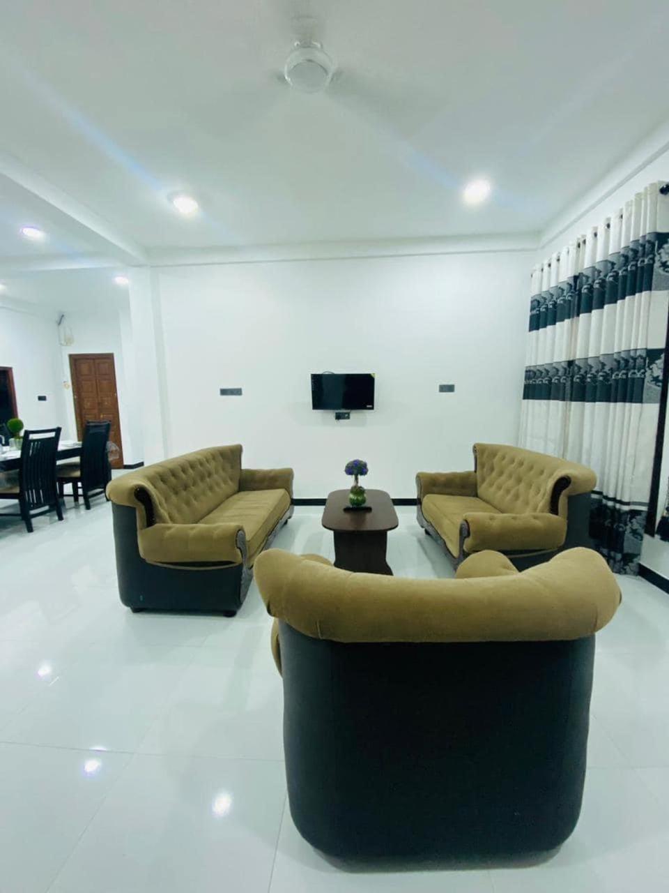 Lalitha Holiday Inn จาฟนา ภายนอก รูปภาพ