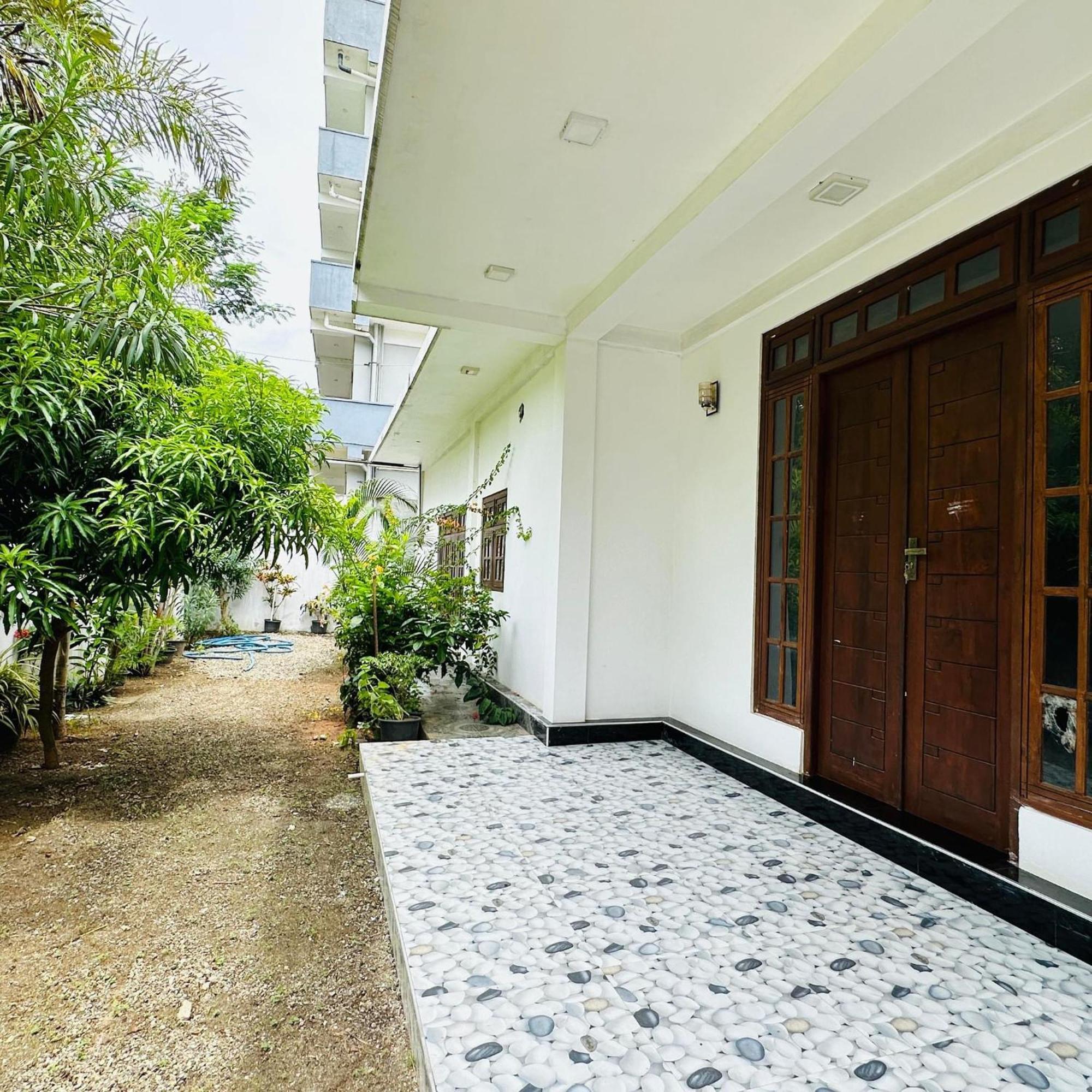 Lalitha Holiday Inn จาฟนา ภายนอก รูปภาพ